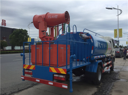 东风大多利卡抑尘车29