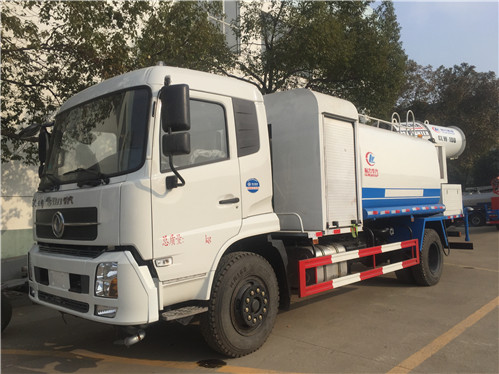 东风天锦抑尘车82