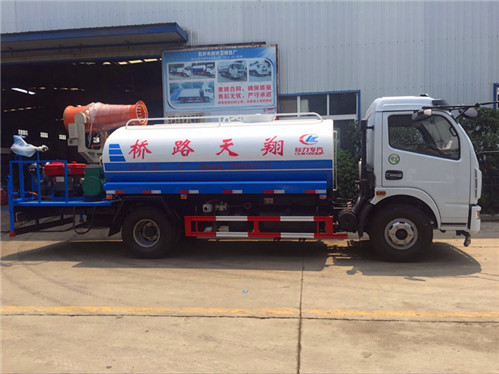 东风大多利卡抑尘车37