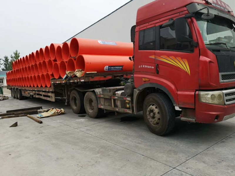 逃生管道材质：超高分子量聚乙烯