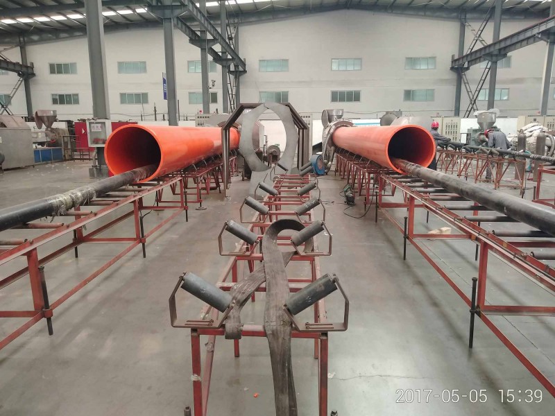 逃生管道材质：超高分子量聚乙烯