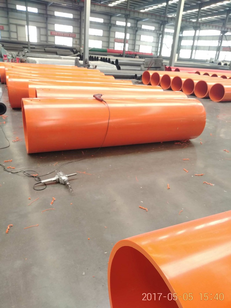 逃生管道材质：超高分子量聚乙烯