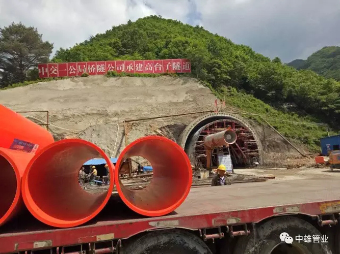 逃生管道材质：超高分子量聚乙烯