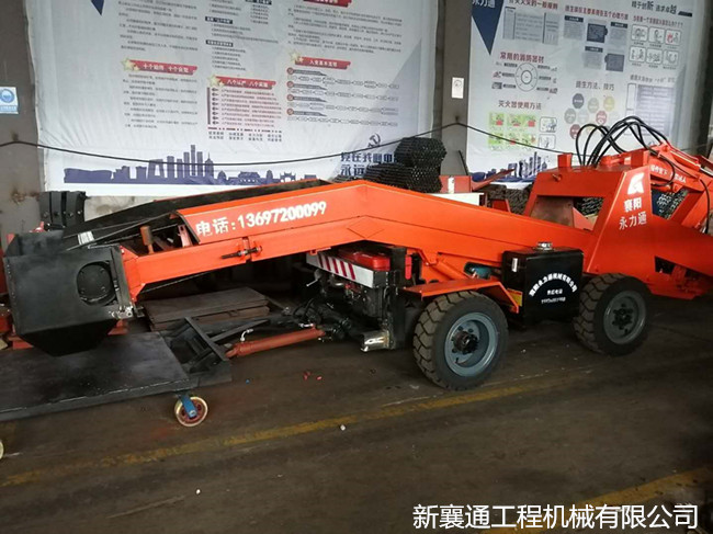 客户定制轮式扒渣机