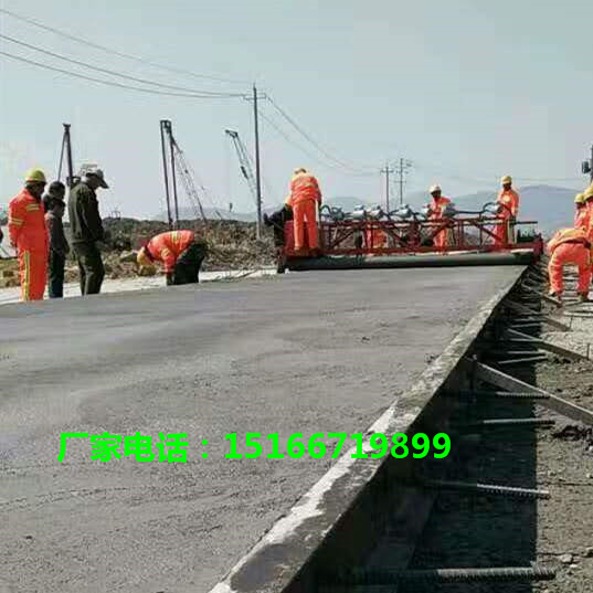 三辊轴摊铺机 (91)_副本