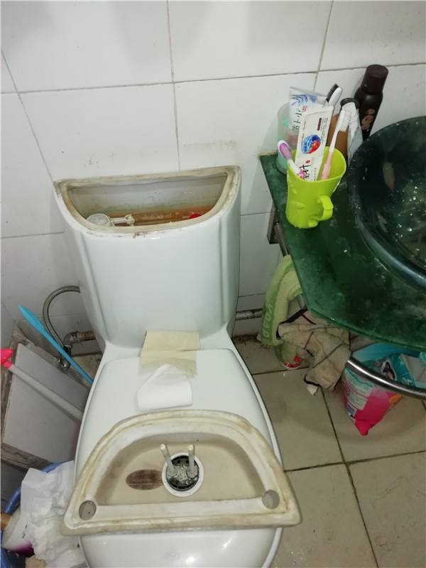 马桶维修0