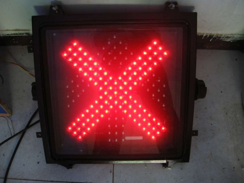 车道指示信号灯